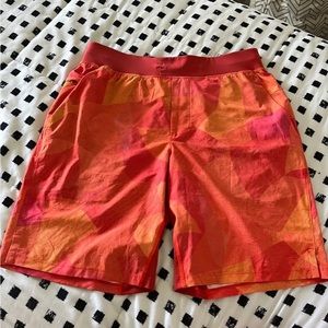 LULULEMON T.H.E Linerless Medium 9” shorts